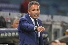 Sinisa Mihajlovic đối mặt với nhiều khó khăn ở AC Milan. (Nguồn: Getty)