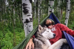 Lund và Loki đã cùng nhau tới nhiều thác nước, núi, rừng nổi tiếng ở Mỹ. (Nguồn: CCTV)