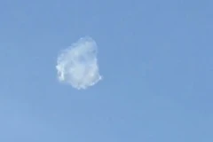 Nhiều người cho rằng đó chỉ là một đám mây kỳ lạ. (Nguồn: YouTube)