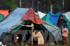 Nepal đưa hàng cứu trợ tới các khu vực hẻo lánh nhất sau động đất 