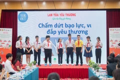 Đại diện trẻ em tại Hà Nội và Thành phố Hồ Chí Minh chia sẻ thông điệp chấm dứt trừng phạt thể chất, tinh thần trẻ em. (Ảnh minh họa: PV/Vietnam+)
