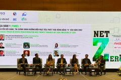 Hội thảo Doanh nghiệp về Chuyển đổi Xanh, Tài chính Xanh hướng đến mục tiêu phát thải ròng bằng “0” vào năm 2050, ngày 11/4. (Ảnh: Vietnam+)
