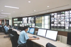 Các đối tượng buôn lậu, vận chuyển trái phép pháo nổ lợi dụng phương tiện vận tải xuất nhập cảnh để cất giấu pháo nổ. (Ảnh: Vietnam+)