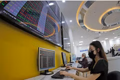 VNDIRECT khẳng định toàn bộ thông tin của khách hàng đều được bảo đảm an toàn và bảo mật. (Ảnh: TTXVN)