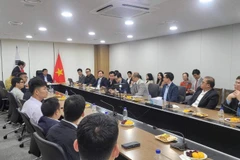 Bộ trưởng Bộ Kế hoạch và Đầu tư Nguyễn Chí Dũng đã làm việc với Mạng lưới đổi mới sáng tạo Việt Nam tại Hàn Quốc. (Ảnh: MPI/Vietnam+)