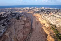 Cảnh tàn phá sau thảm họa lũ lụt tại Derna, Libya. (Ảnh: THX/TTXVN)