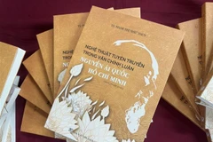 Cuốn sách có độ dài gần 300 trang với 4 Chương chính. (Ảnh: Thu Hoài/TTXVN)