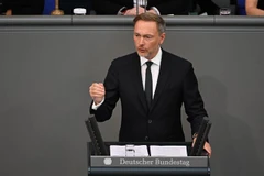 Bộ trưởng Tài chính Đức Christian Lindner phát biểu trong một phiên thảo luận về ngân sách năm 2024 trước Quốc hội ở Berlin. (Ảnh: AFP/TTXVN)