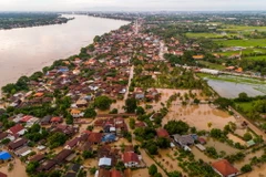 Cảnh ngập lụt sau những trận mưa lớn tại Vientiane, Lào, ngày 14/9/2024. (Ảnh: THX/TTXVN)