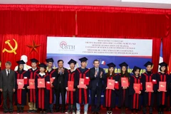 Tuyển ứng viên cho 40 suất học bổng du học tiến sỹ tại Pháp năm 2015