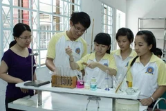 Gần 700 học sinh phổ thông tranh tài về khoa học kỹ thuật 