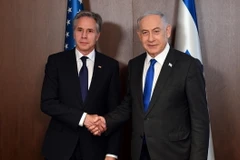Ngoại trưởng Mỹ Antony Blinken (trái) hội kiến Thủ tướng Benjamin Netanyahu. (Ảnh: TTXVN phát)