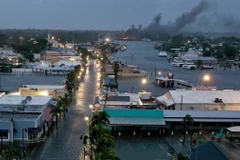 Cảnh ngập lụt do bão Idalia tại Tarpon Springs, bang Florida, Mỹ ngày 30/8/2023. (Ảnh: Getty Images/TTXVN)