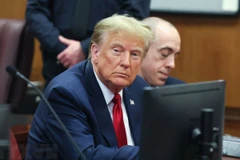 Cựu Tổng thống Mỹ Donald Trump tại Tòa án hình sự Manhattan, thành phố New York. (Ảnh: AFP/TTXVN) 