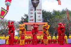 Biểu diễn múa lân tại buổi lễ. (Ảnh: Hoàng Hiếu/TTXVN)