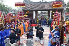 Dâng hương tưởng niệm ngày Phạm Ngũ Lão ra quân