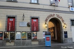 Italy: Bán vé xem trình diễn nghệ thuật... theo chiều cao