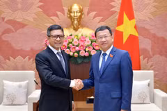 Chủ nhiệm Ủy ban Đối ngoại Vũ Hải Hà và Đại sứ Indonesia tại Việt Nam Denny Abdi. (Nguồn: Cổng thông tin điện tử Quốc hội)
