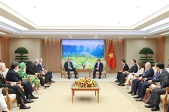 Sáng 8/4, tại Hà Nội, Thủ tướng Phạm Minh Chính tiếp Đoàn năm nghị sỹ Liên bang Hoa Kỳ do Thượng nghị sỹ bang Oregon Jeff Merkley, thành viên Ủy ban Đối ngoại Thượng viện Hoa Kỳ dẫn đầu sang thăm Việt Nam. (Ảnh: Dương Giang/TTXVN)