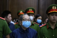Bị cáo Nguyễn Minh Quân (cựu Giám đốc Bệnh viện thành phố Thủ Đức), bị xét xử về 2 tội "tham ô tài sản" và "rửa tiền." (Ảnh: Thành Chung/TTXVN) 