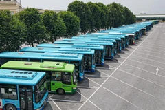 Hà Nội đẩy mạnh ứng dụng công nghệ để nâng cao chất lượng xe buýt. (Ảnh: CTV/Vietnam+)