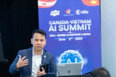 Tiến sỹ Nguyễn Xuân Phong tại hội nghị gia hạn thỏa thuận hợp tác giữa FPT và Viện Mila tại Montreal. (Nguồn: FPT) 