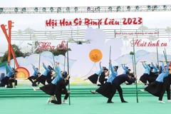 Chương trình nghệ thuật đặc sắc của các chàng trai cô gái Sán Chỉ khai Hội Hoa sở Bình Liêu năm 2023. (Ảnh: Thanh Vân/TTXVN) 