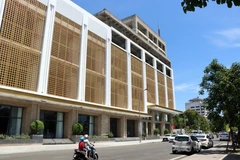 Dự án xây dựng các công trình dịch vụ du lịch, văn phòng, căn hộ cao cấp ở số 14-20 Lý Thường Kiệt, Thành phố Huế nằm trong danh sách giám sát đặc biệt của tỉnh Thừa Thiên-Huế do chậm tiến độ. (Ảnh: Đỗ Trưởng/TTXVN)
