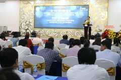 Quang cảnh hội thảo khởi động dự án phát triển chuỗi giá trị nông nghiệp thông minh thích ứng biến đổi khí hậu tại tỉnh Bến Tre. (Ảnh: Công Trí/TTXVN)