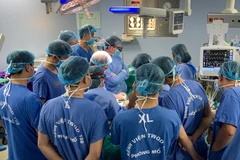 Các bác sỹ FTW và Việt Nam thực hiện một ca phẫu thuật phức tạp tại Bệnh viện Quân đội Trung ương 108 năm 2019. (Nguồn: Ảnh tư liệu FTW)