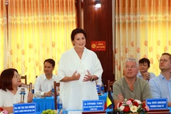 Chủ tịch Thượng viện Vương quốc Bỉ Stephanie D’Hose phát biểu tại buổi làm việc với lãnh đạo tỉnh Quảng Trị. Ảnh: Nguyên Linh-TTXVN 