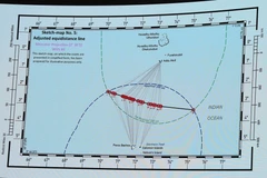 Các đường thẳng đồng đều tương ứng gặp nhau tại ranh giới trong vùng biển chồng lấn giữa Mauritius và Maldives. (Ảnh: Mạnh Hùng/TTXVN)
