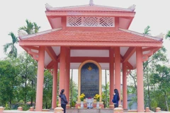 Nhà bia tưởng nhớ công lao Đại tướng Nguyễn Chí Thanh. (Ảnh: Tường Vi/TTXVN)