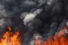 Cháy tòa nhà 14 tầng ở Buenos Aires gây nhiều thương vong