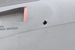 Ảnh do lực lượng vũ trang Sudan cung cấp: Lỗ thủng trên thân máy bay vận tải quân sự của Thổ Nhĩ Kỳ được cho là do bị bắn khi đang hạ cánh xuống sân bay Wadi Seidna, gần thủ đô Khartoum ngày 28/4/2023. (Nguồn: AFP/TTXVN)