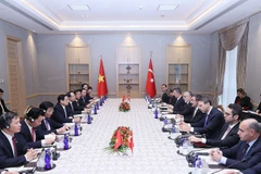 Thủ tướng Phạm Minh Chính hội đàm với Phó Tổng thống Thổ Nhĩ Kỳ Cevdet Yilmaz. (Ảnh: Dương Giang/TTXVN)