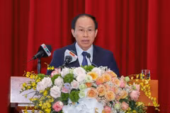 Bí thư Thành ủy Hải Phòng Lê Tiến Châu được phê chuẩn kết quả bầu làm Trưởng Đoàn đại biểu Quốc hội khóa XV thành phố Hải Phòng.(Ảnh: TTXVN phát) 