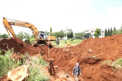 Chủ đầu tư và các đơn vị nhà thầu đang nỗ lực đẩy nhanh tiến độ thi công Dự án Hệ thống thoát nước trung tâm hành chính huyện Cư Kuin. (Nguồn: Báo Đắk Lắk)