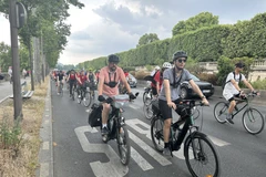 Dã ngoại bằng xe đạp mang tên Hội tụ vùng Paris là hoạt động quy mô lớn nhất của Hiệp hội MBD được tổ chức mỗi năm một lần từ 15 năm nay. (Ảnh: Thu Hà/TTXVN) 
