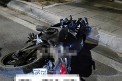 Hiện trường vụ tai nạn trên đường Lạc Long Quân. (Ảnh: Đội Hỗ trợ sơ cứu)