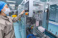FDA cho phép nhập khẩu tạm thời thuốc điều trị ung thư từ Trung Quốc. (Nguồn: CNN)