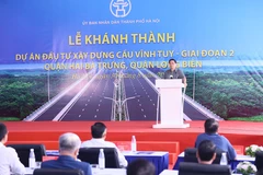 Thủ tướng Phạm Minh Chính phát biểu tại Lễ Khánh thành Cầu Vĩnh Tuy giai đoạn 2. (Ảnh: Dương Giang/TTXVN) 