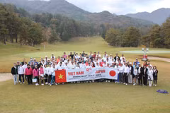 Đông đảo các tay golf quy tụ tranh tài ở Friendship golf 2023. (Ảnh: Phạm Tuân/TTXVN)