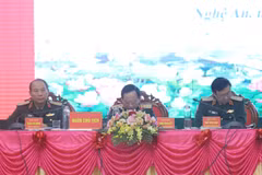 Đoàn Chủ tịch chủ trì Hội thảo. (Ảnh: Xuân Tiến/TTXVN) 