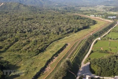 Toàn cảnh khu phi quân sự liên Triều (DMZ) ở Cheorwon, tỉnh Gangwon, Hàn Quốc. (Ảnh: Yonhap/TTXVN) 