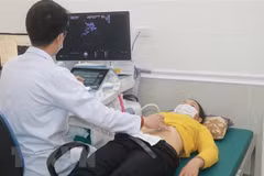 Khám sàng lọc trước sinh. (Nguồn: TTXVN) 
