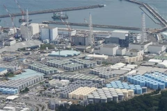 Các bể chứa nước thải nhiễm xạ tại Nhà máy Điện hạt nhân Fukushima Daiichi ở tỉnh Fukushima, Đông Bắc Nhật Bản. (Ảnh: Kyodo/TTXVN) 