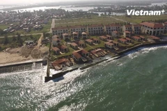 Khu nghỉ dưỡng đẳng cấp 5 sao, được đầu tư hàng trăm tỷ đồng bị bỏ không trên bờ biển Cửa Đại, thành phố Hội An, Tỉnh Quảng Nam. (Ảnh: Tùng Lâm/Vietnam+)