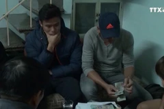 Hậu vệ Quế Ngọc Hải trao trả 834 triệu tiền mặt cho gia đình Anh Khoa và câu lạc bộ SHB Đà Nẵng.