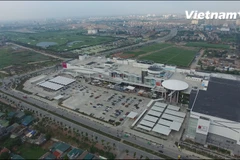 Toàn cảnh Trung tâm Thương mại Aeon Mall Long Biên từ góc nhìn trên cao. (Ảnh: Tùng Lâm/Vietnam+)